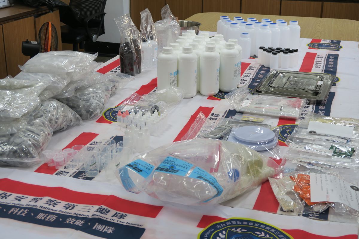 保三總隊破獲跨國「喪屍煙彈」製毒工廠